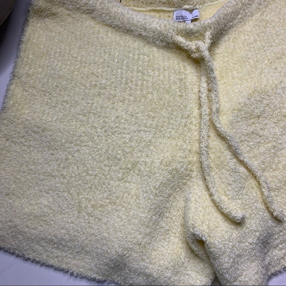 Danielle Bernstein Yellow banana cream cozy Knit pull on shorts new with tags - Picture 3 of 7